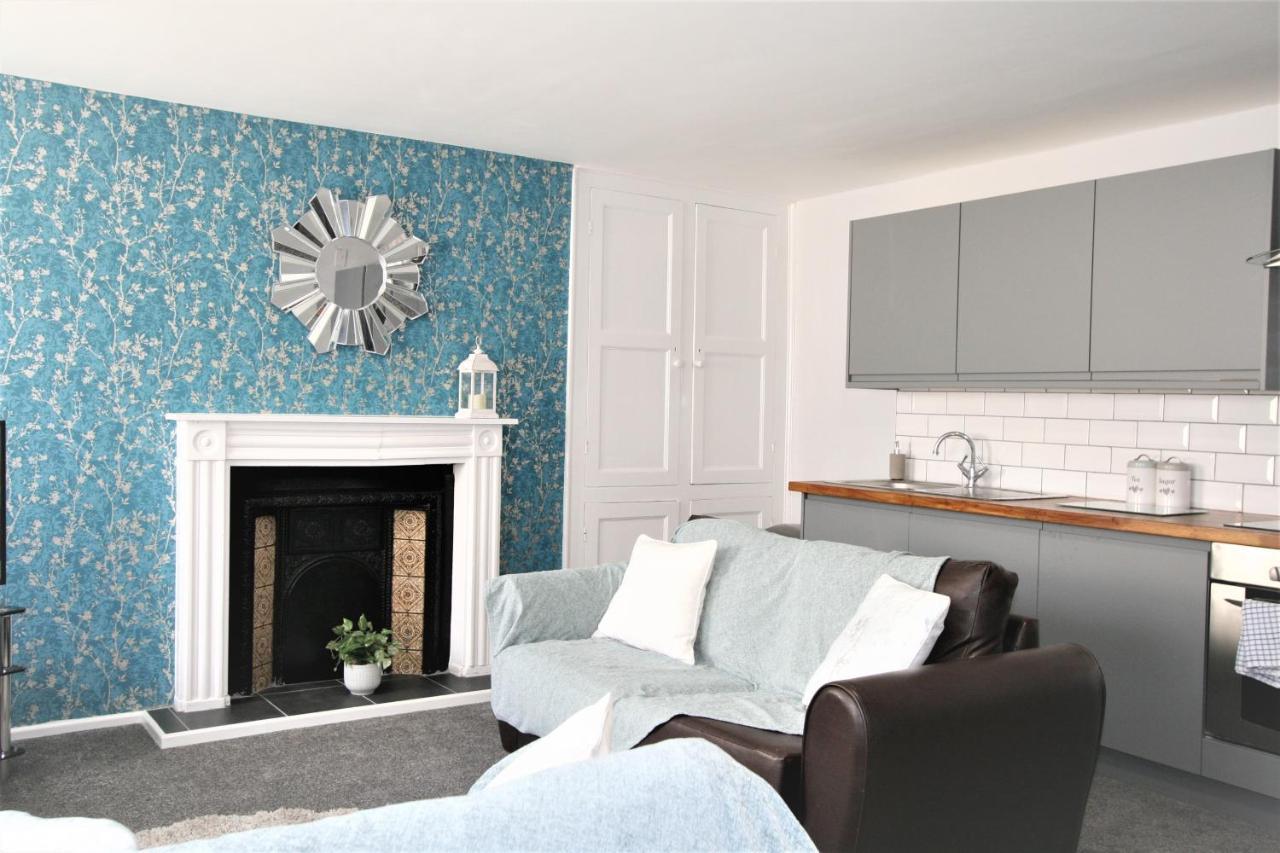 Central Serviced Apartments By Roomsbooked Cheltenham Exterior photo