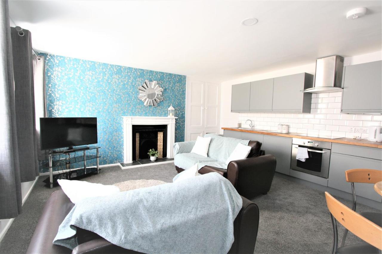 Central Serviced Apartments By Roomsbooked Cheltenham Exterior photo